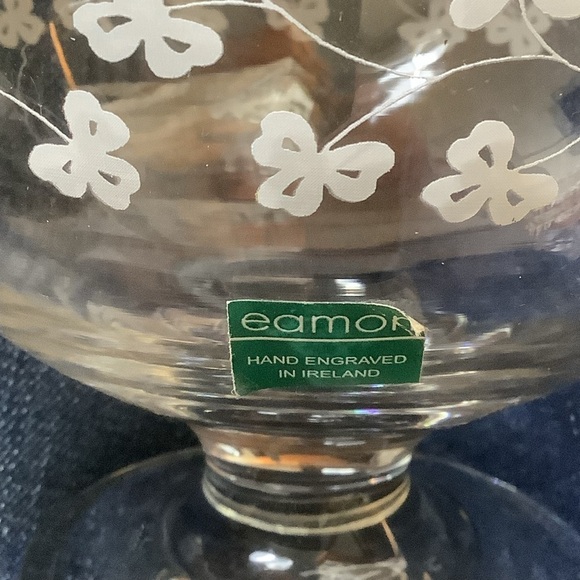 Eamon Ireland Hand Engraved Glass Pedestal Shamrock  Bowl - Picture 7 of 7